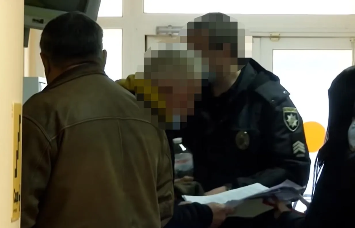 У Києві чоловік взяв дівчину в полон і 2 доби ґвалтував її