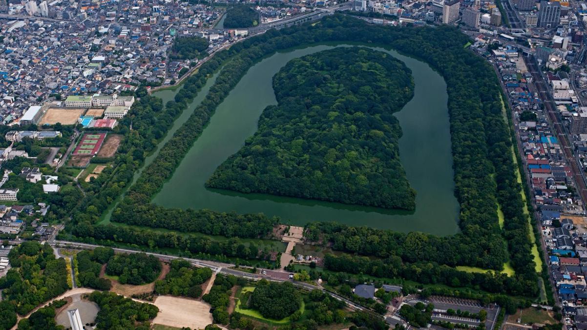 Спутниковые фотографии помогли лучше понять загадочные курганы Японии