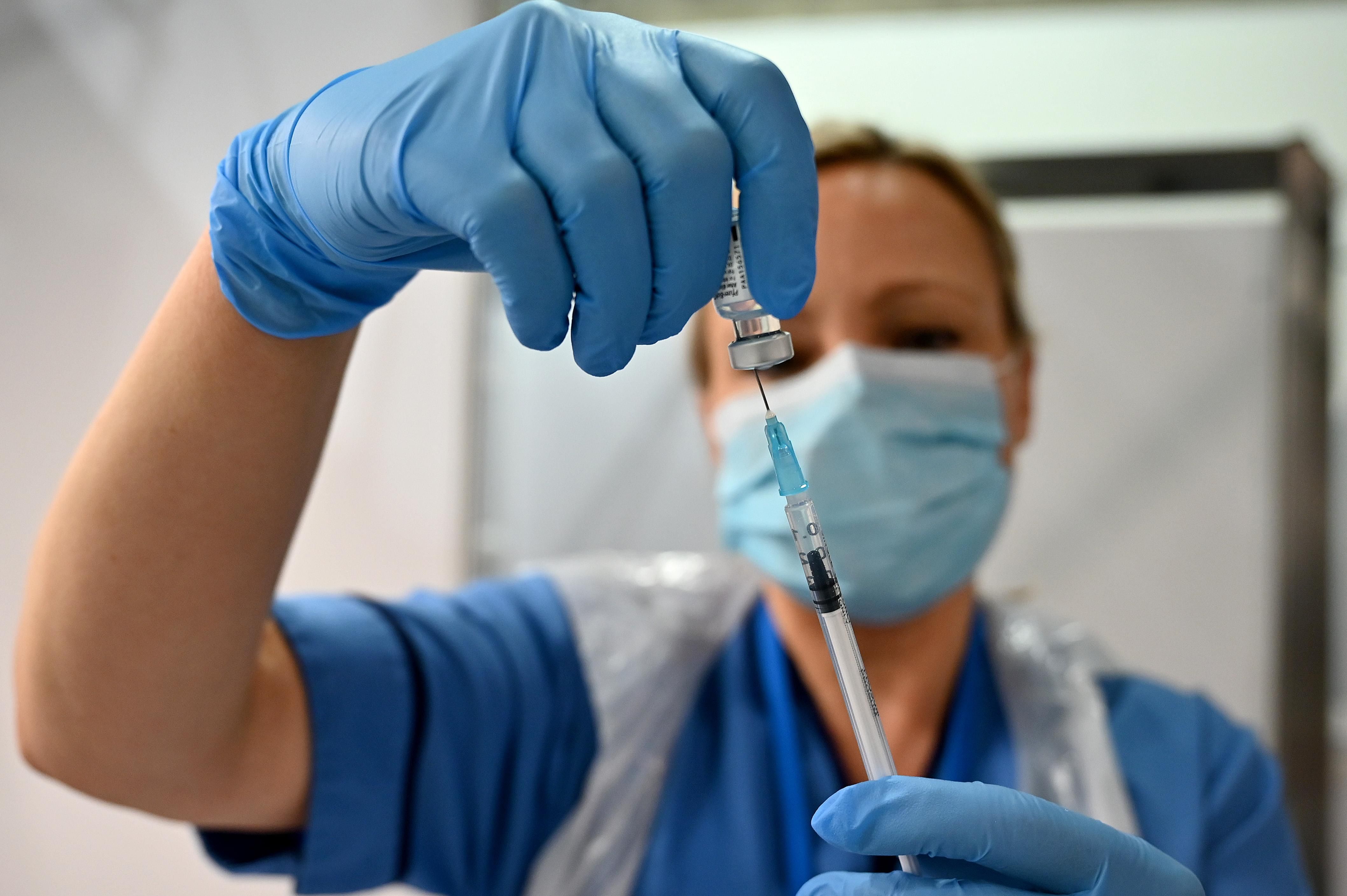 Понад 15 мільйонів українців отримали першу дозу вакцини від COVID: скільки зробили бустерів - Україна новини - 24 Канал
