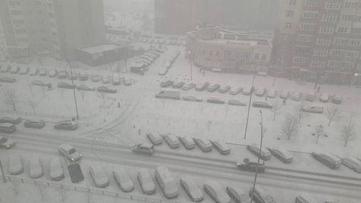 Київ накрив сильний снігопад, утворились затори: фото та відео негоди