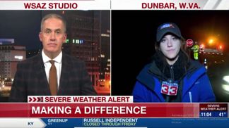 У США авто збило журналістку під час прямого включення: вона продовжила репортаж