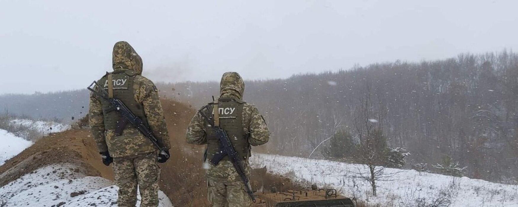 На Буковині шпиталізували прикордонника з вогнепальним пораненням - Україна новини - 24 Канал