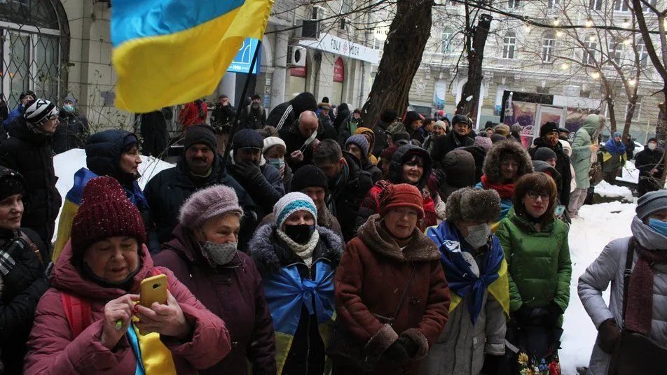 Жителі Харкова зібрали 80 тисяч гривень на відновлення таблиці Юрію Шевельову Жителі Харкова зібрали 80 тисяч гривень на відновлення таблиці Юрію Шевельову