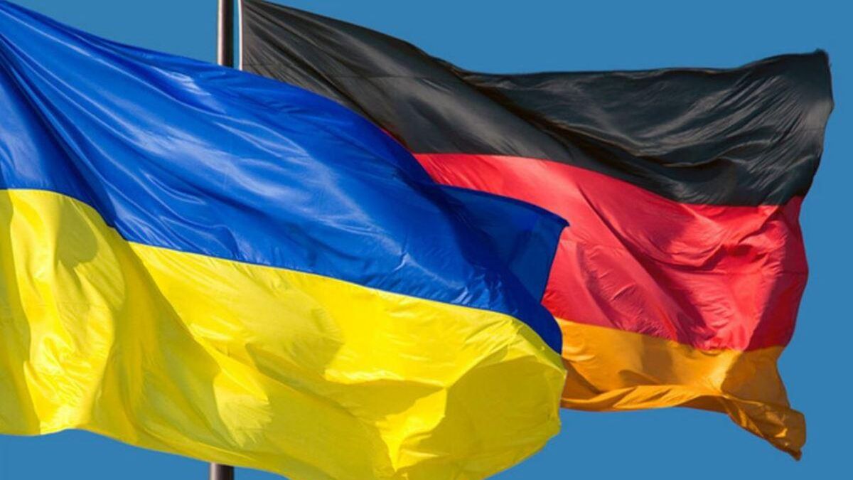 "Очень обеспокоены ситуацией": Германия и Австрия пока не планируют эвакуировать дипломатов