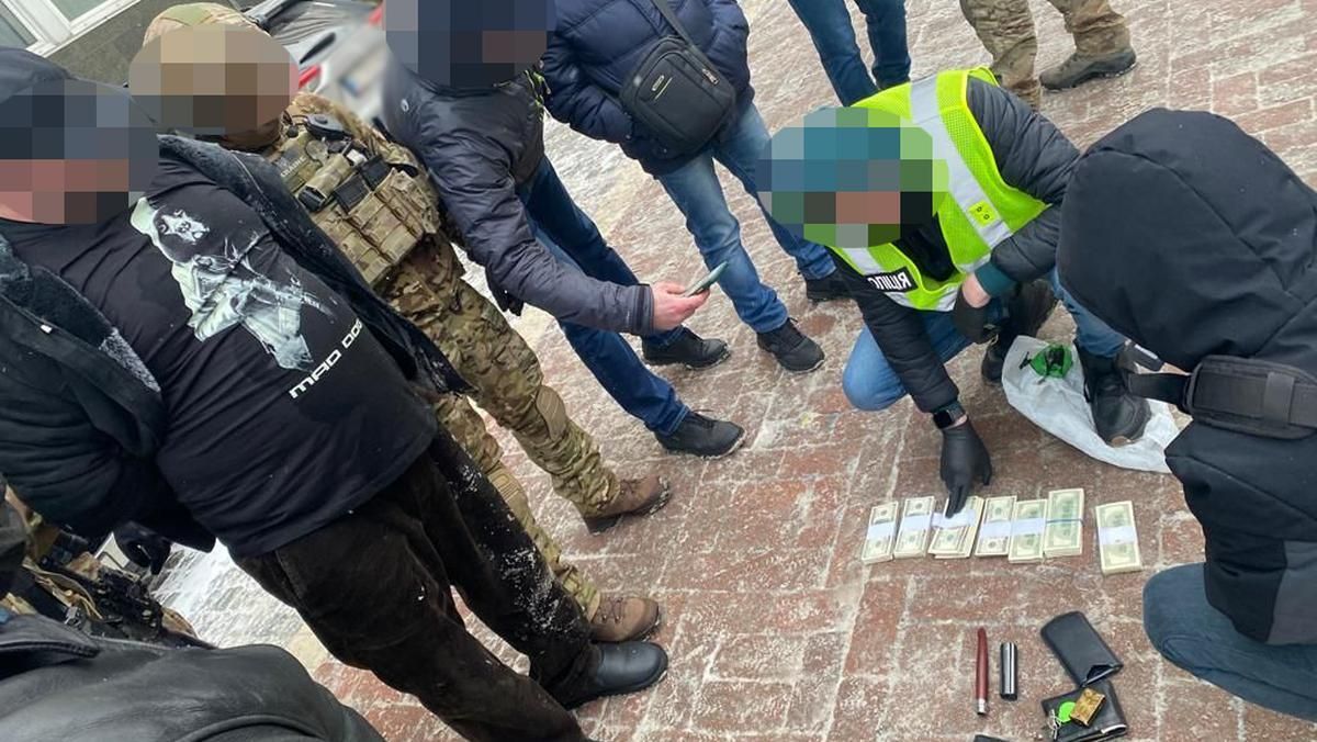 В Киеве задержали иностранца, требовавшего у мужчины миллион долларов несуществующего долга