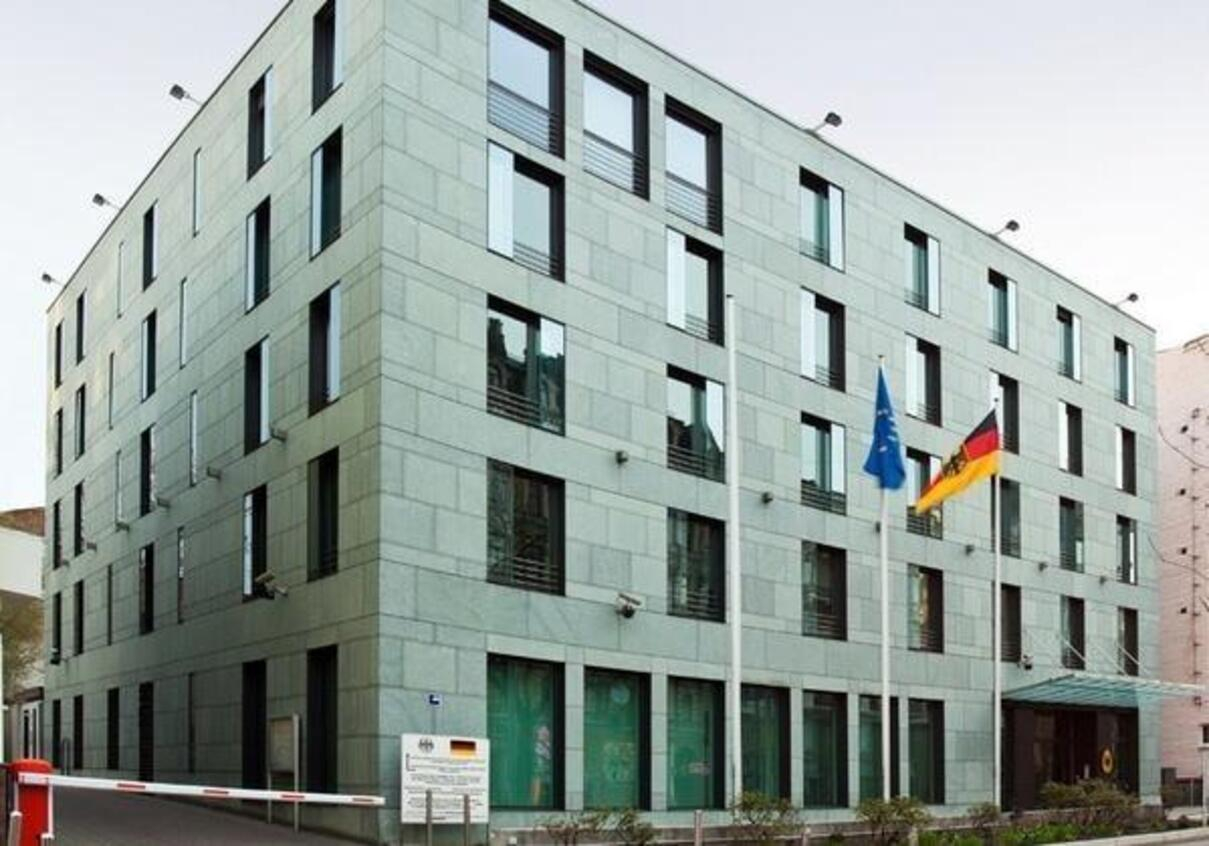 МИД Германии разрешил родственникам работников диппредставительств выехать из Украины