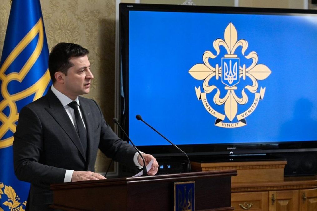Раздал награды и жилье: Зеленский поздравил разведчиков с праздником Раздал награды и жилье: Зеленский поздравил разведчиков с праздником