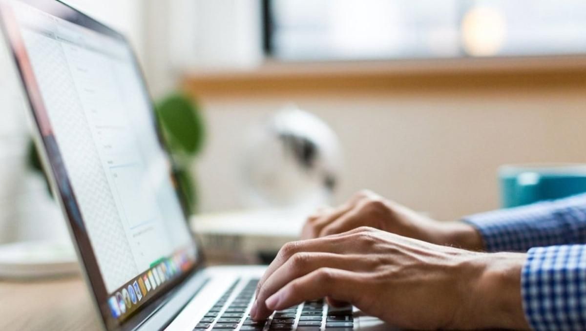 "Сиджу в трусах вдома": київська IT-рекрутерка скасувала співбесіду через відмову вмикати камеру - Новини Київ - Київ "Сиджу в трусах вдома": київська IT-рекрутерка скасувала співбесіду через відмову вмикати камеру - Новини Київ - Київ