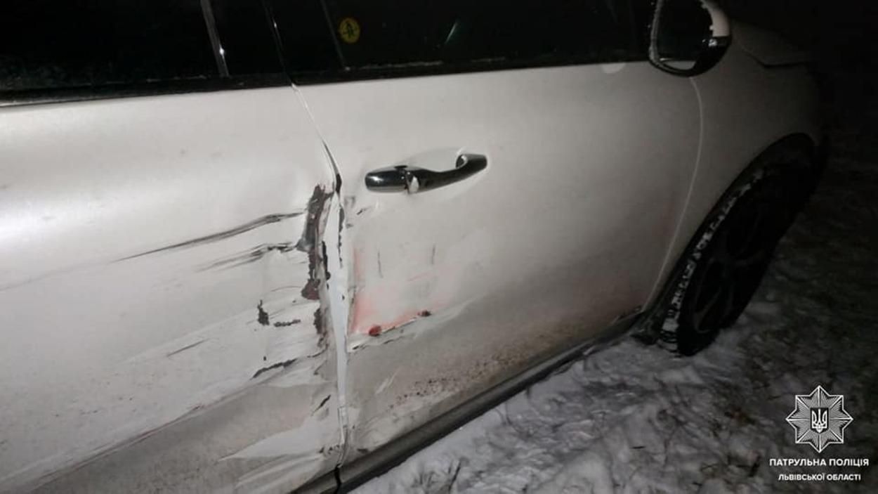 На Львівщині п'яний 18-річний хлопець на батьковому позашляховику збив чоловіка - Новини Львова сьогодні - Львів На Львівщині п'яний 18-річний хлопець на батьковому позашляховику збив чоловіка - Новини Львова сьогодні - Львів