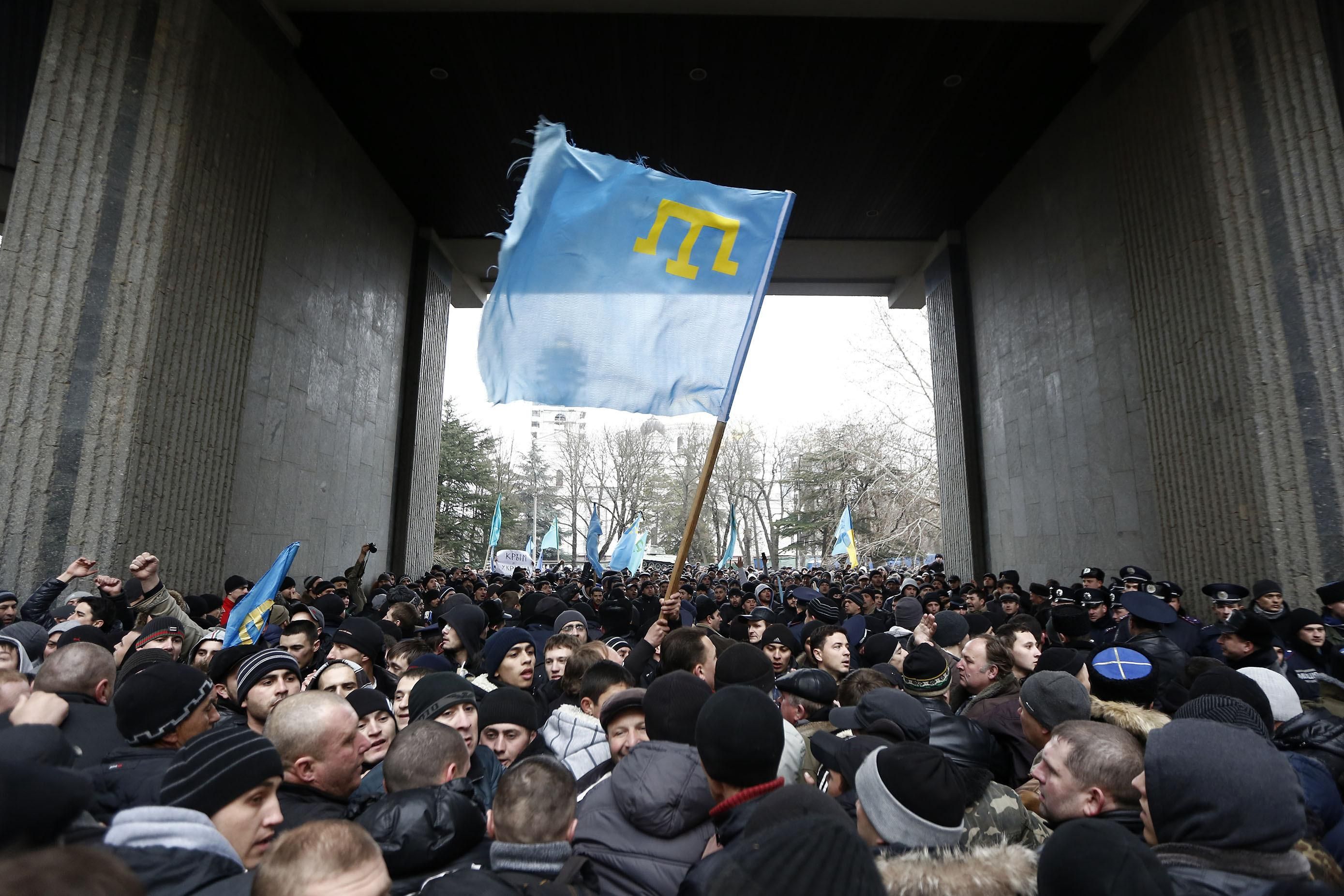 Обвинили в терроризме: в Москве крымских татар приговорили к 18 годам колонии