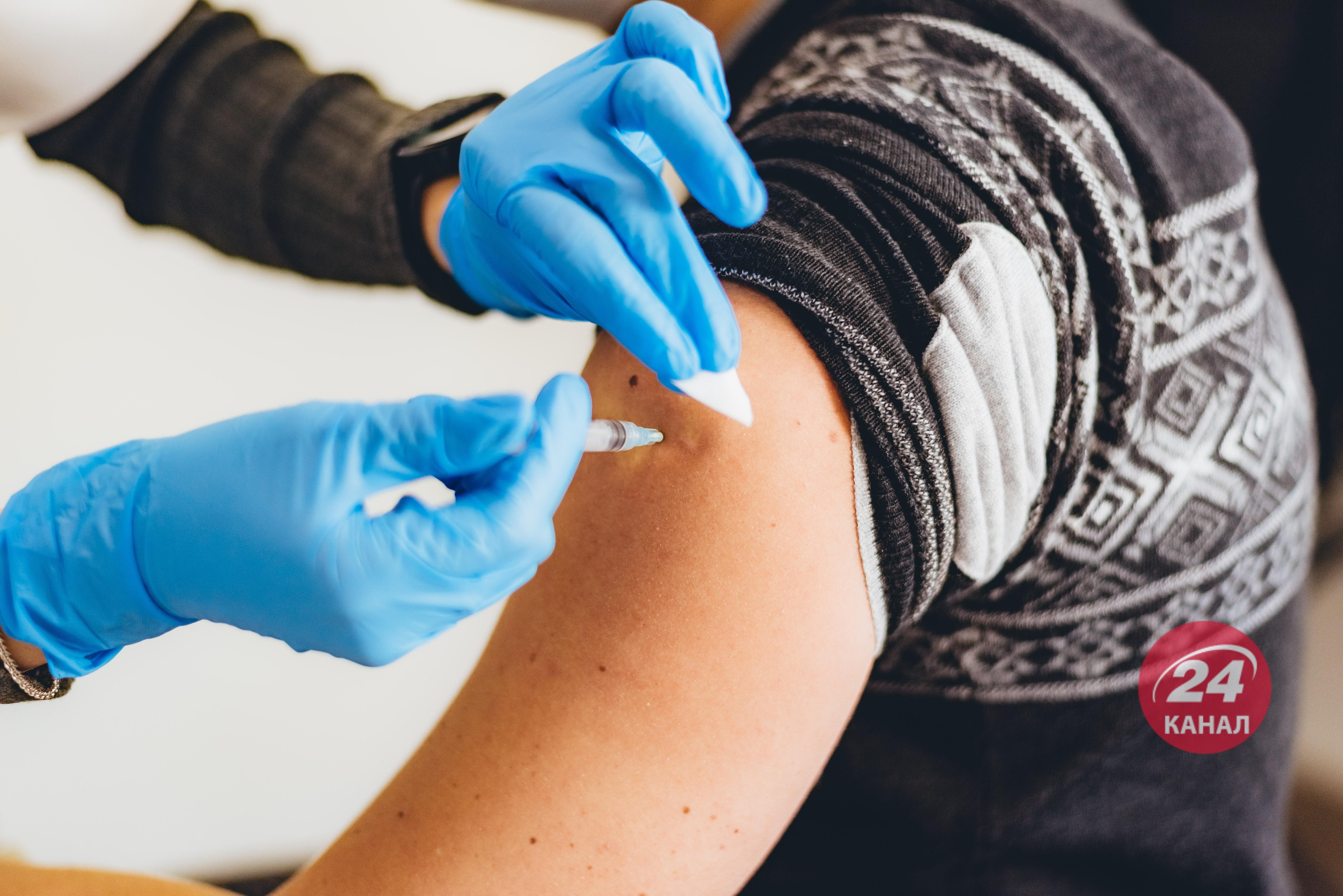 Темпы COVID-вакцинации в Украине: за сутки 70 тысяч человек получили прививки