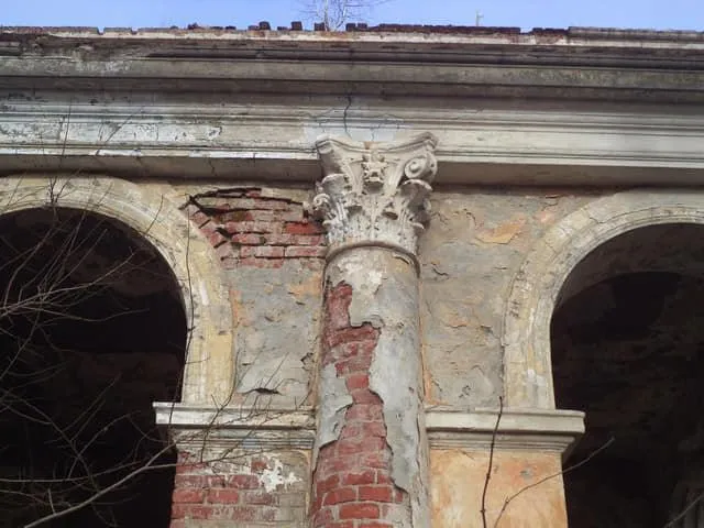 У Львівській області продають залишки палацу лише за 1 гривню У Львівській області продають залишки палацу лише за 1 гривню