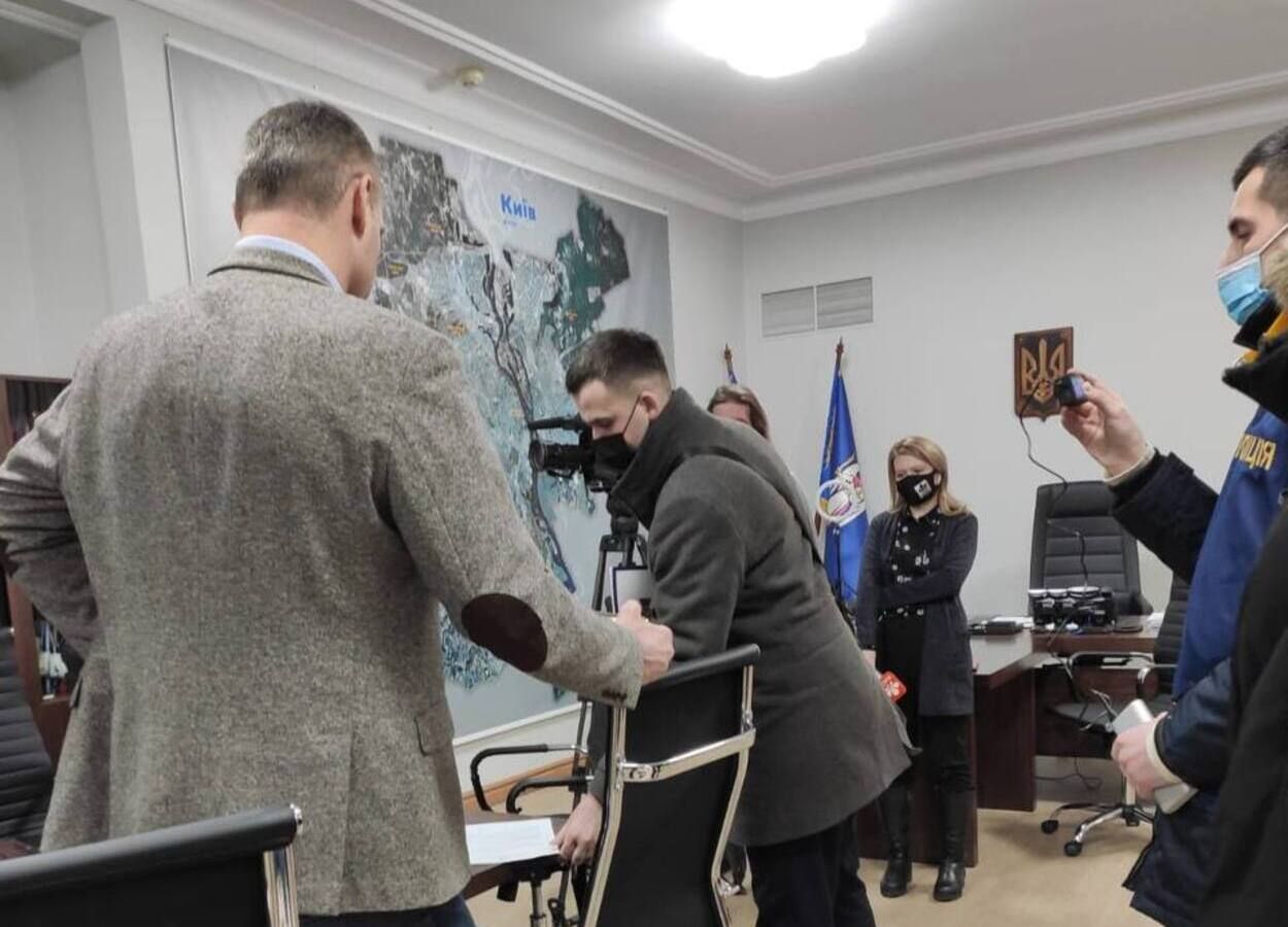 Лишили земли аппарат СНБО: заму Кличко Поворознику вручили подозрение Лишили земли аппарат СНБО: заму Кличко Поворознику вручили подозрение