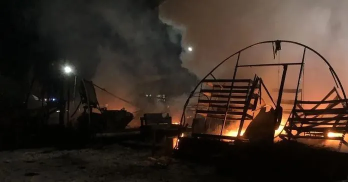 На Яворівському полігоні сталася масштабна пожежа: фото з місця події