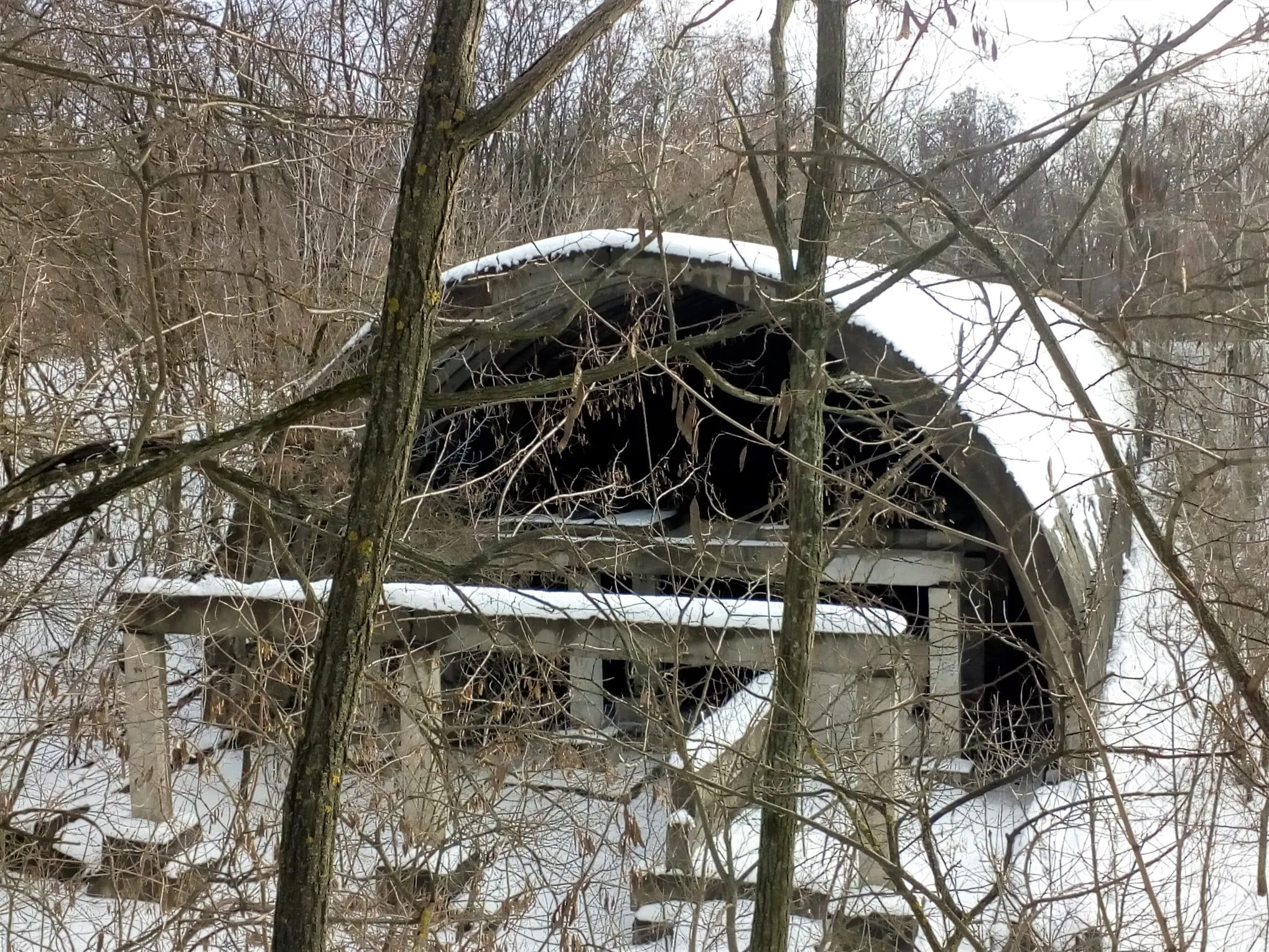 Секретна військова база захищала Дніпро від ракет, а зараз стоїть занедбана посеред лісу Секретна військова база захищала Дніпро від ракет, а зараз стоїть занедбана посеред лісу