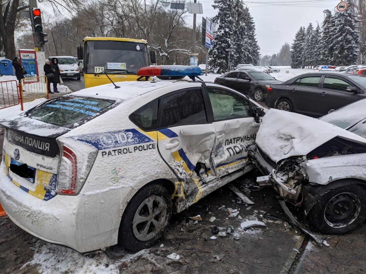 Авто патрульних потрапило у ДТП в Одесі: у мережу виклали відео з моментом аварії - Новини кримінал - Одеса Авто патрульних потрапило у ДТП в Одесі: у мережу виклали відео з моментом аварії - Новини кримінал - Одеса