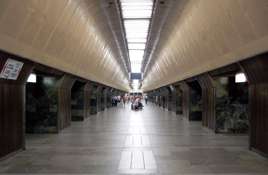 Киевляне предложили продолжить работу метро по пятницам и субботам Киевляне предложили продолжить работу метро по пятницам и субботам