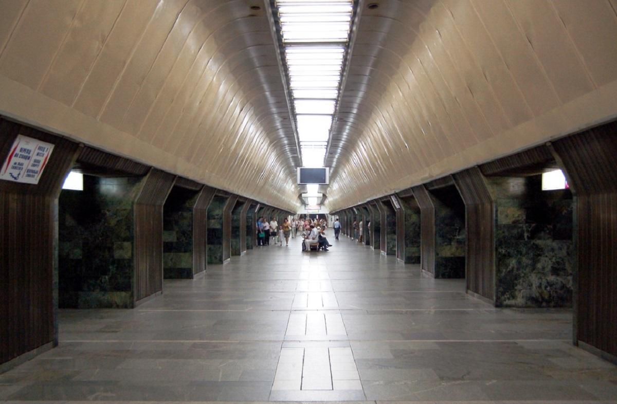 Киевляне предложили продолжить работу метро по пятницам и субботам