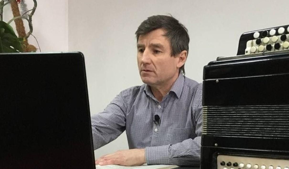 Выплатят компенсацию: на Тернопольщине восстановили на работе невакцинированного учителя Выплатят компенсацию: на Тернопольщине восстановили на работе невакцинированного учителя