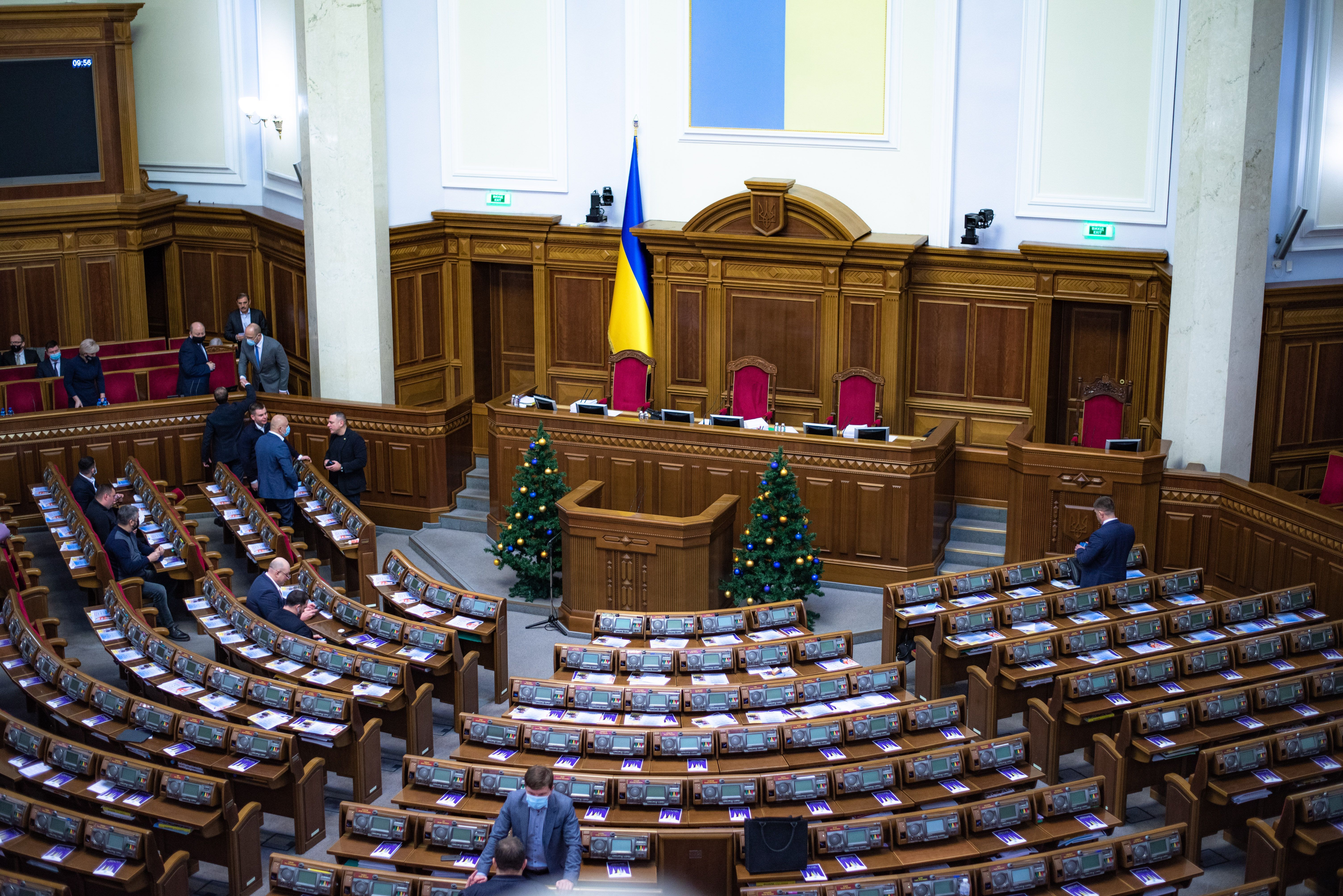 Рада може піти на вимушений карантин: багато депутатів підхопили ковід - 24 Канал