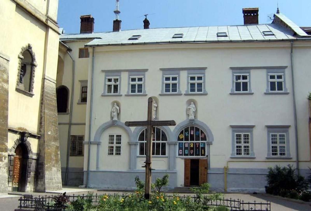 Директорка школи у Львові скасувала штраф у 34 тисячі гривень за порушення карантину - Новини Львова сьогодні - Освіта Директорка школи у Львові скасувала штраф у 34 тисячі гривень за порушення карантину - Новини Львова сьогодні - Освіта