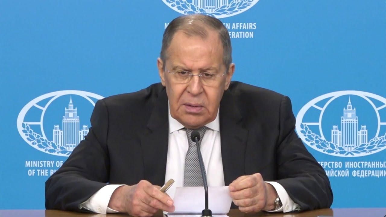 В Кремле заявили, что будут давать оружие боевикам, пока Украина "не выполнит минск" В Кремле заявили, что будут давать оружие боевикам, пока Украина "не выполнит минск"