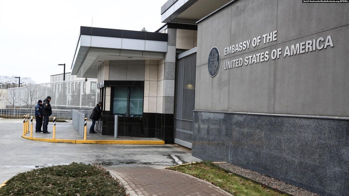 У посольстві США рекомендували своїм громадянам негайно покинути Україну - Головні новини - 24 Канал