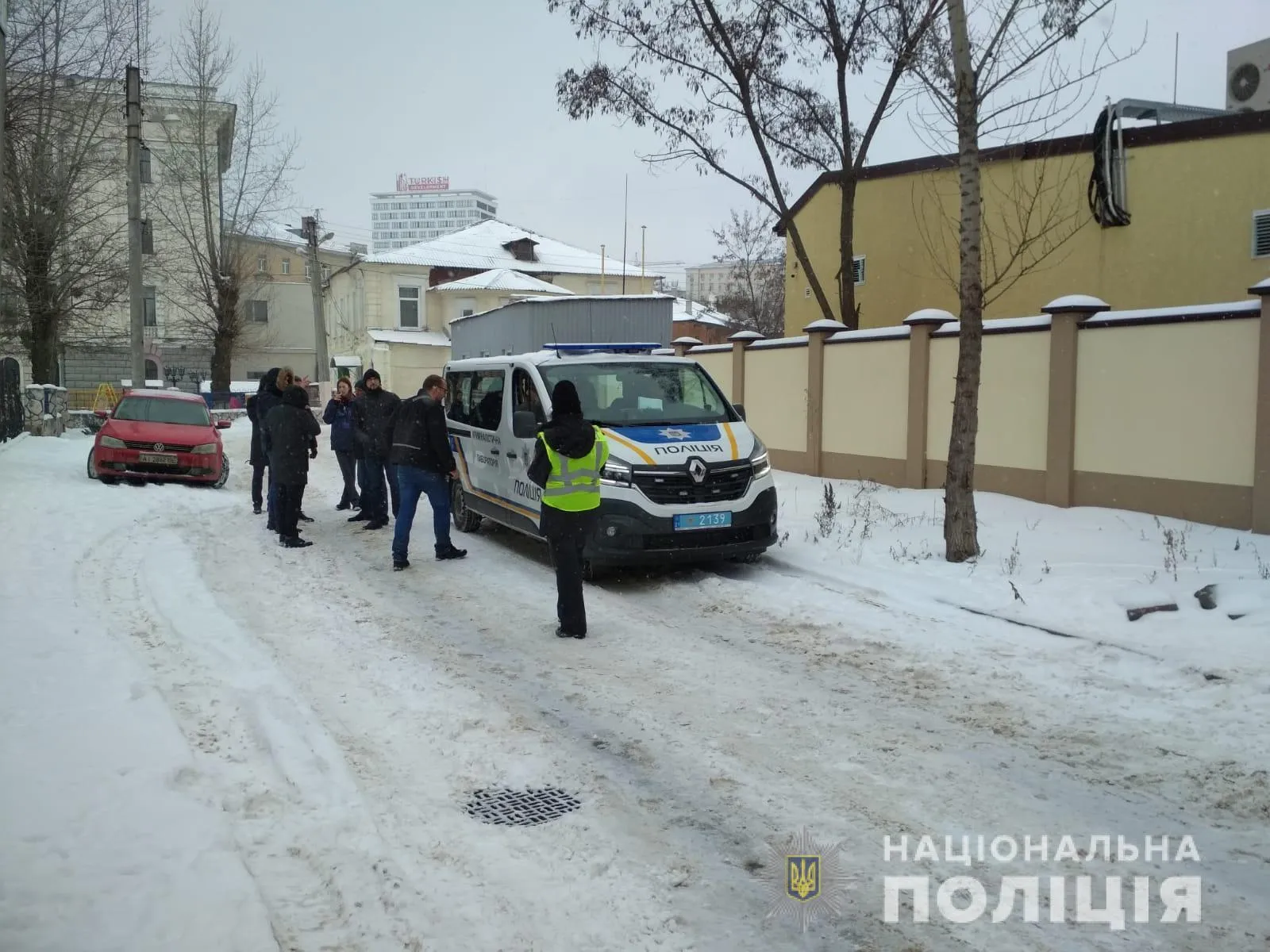 У Харкові стіна обвалилася на людину