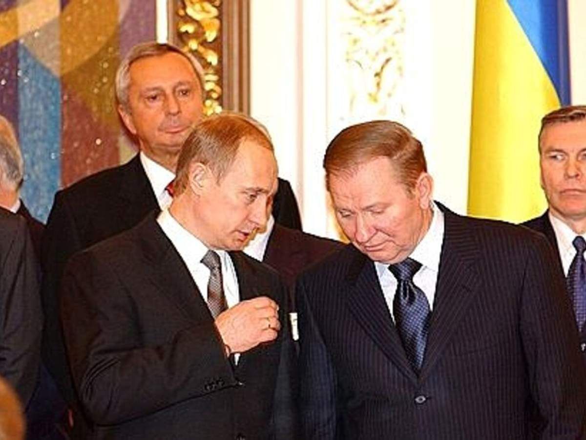 "Пробная война" и договор о границе: как Россия обещала Украине дружбу, а потом напала "Пробная война" и договор о границе: как Россия обещала Украине дружбу, а потом напала