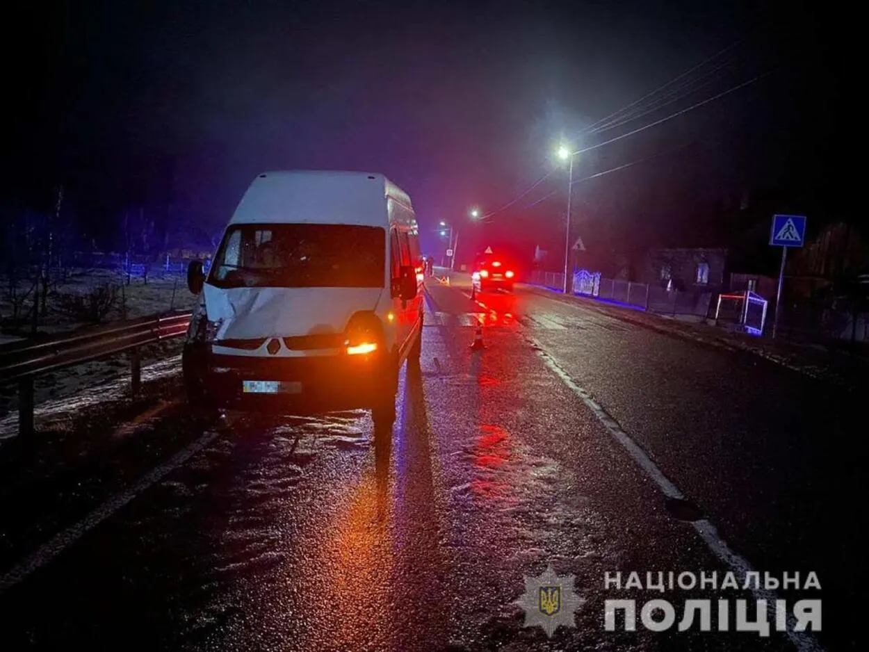 На трасі Львів – Шегині мікроавтобус на смерть збив чоловіка