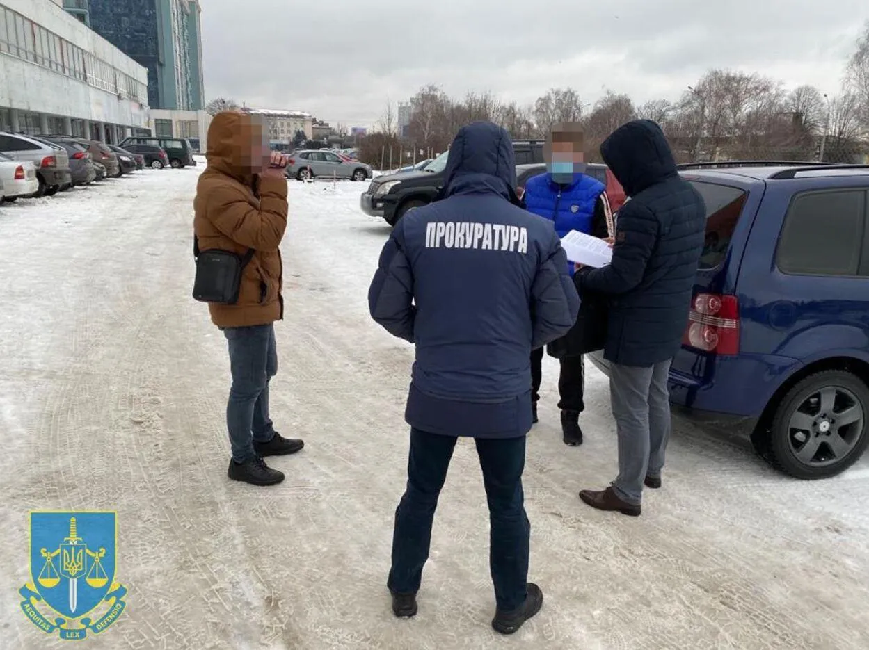 Поліція затримала високопосадовця ЛОДА за розтрату грошей, виділених на боротьбу з COVID-19 Поліція затримала високопосадовця ЛОДА за розтрату грошей, виділених на боротьбу з COVID-19