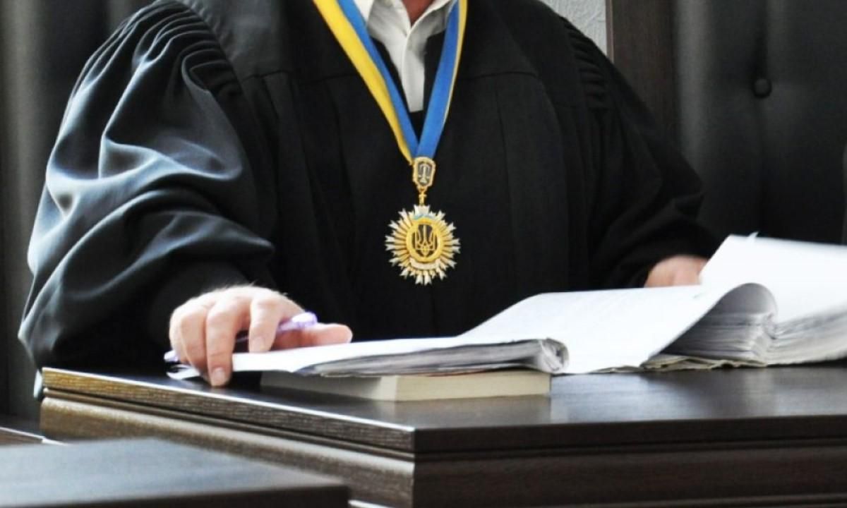 Суд на Ивано-Франковщине отказался восстанавливать на работе невакцинированную учительницу Суд на Ивано-Франковщине отказался восстанавливать на работе невакцинированную учительницу