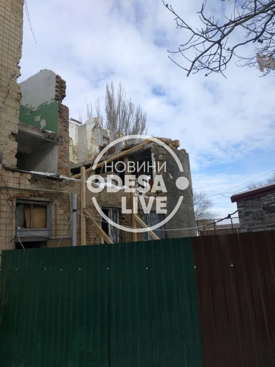 В Одесі впала стіна житлового будинку, всередині були люди
