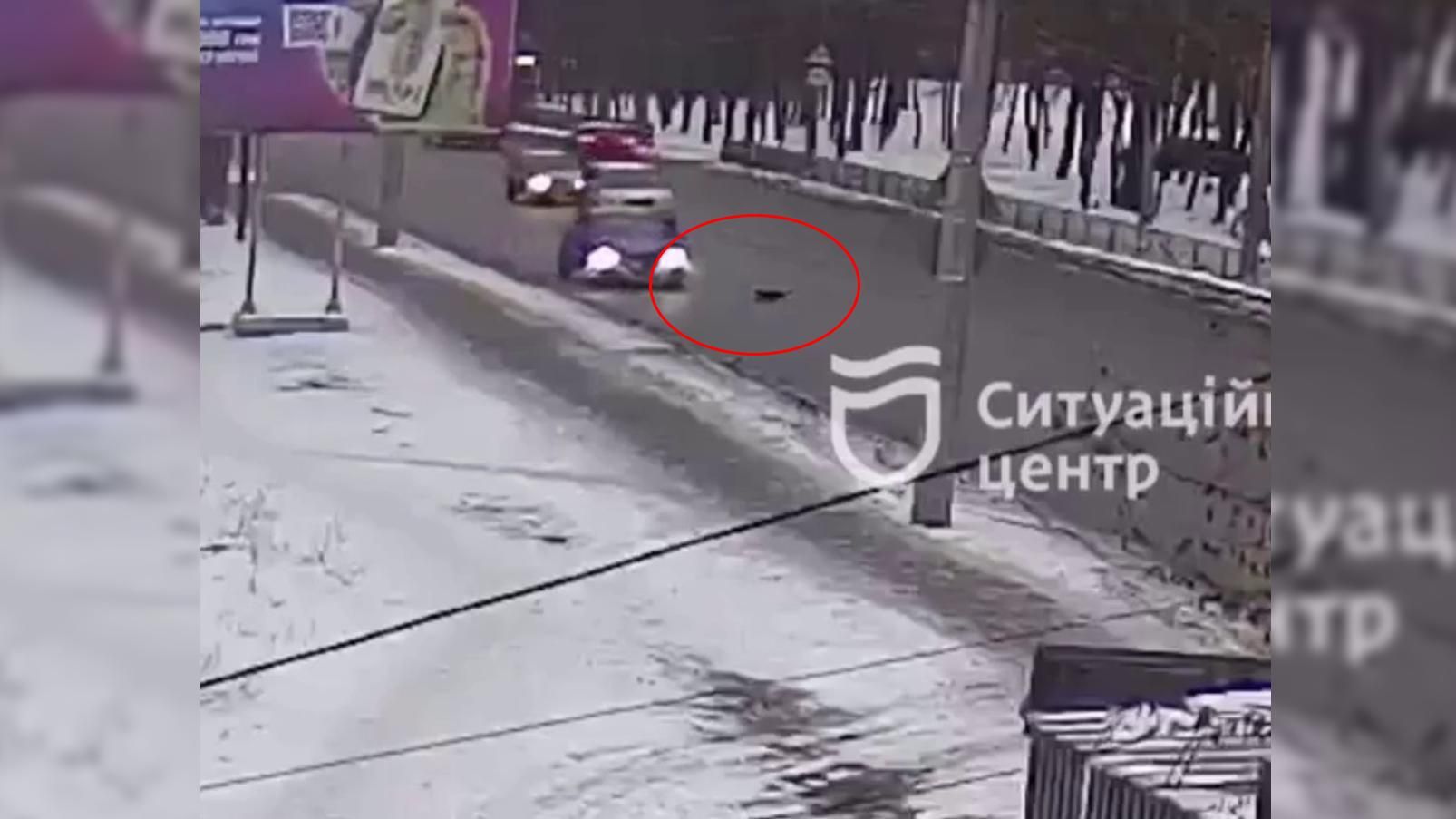 В Днепре из-за черной кошки произошло ДТП: видео момента столкновения В Днепре из-за черной кошки произошло ДТП: видео момента столкновения