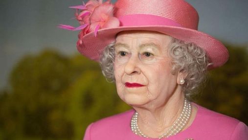 Під капелюхом Єлизавети II було пусто: німецький музей оригінально зекономив на королеві