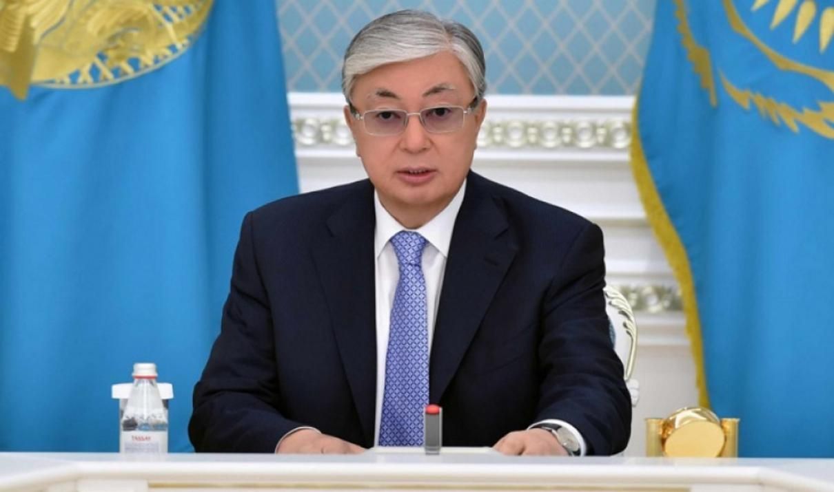 Посунув Назарбаєва: Токаєва переобрали головою правлячої партії в Казахстані - 24 Канал