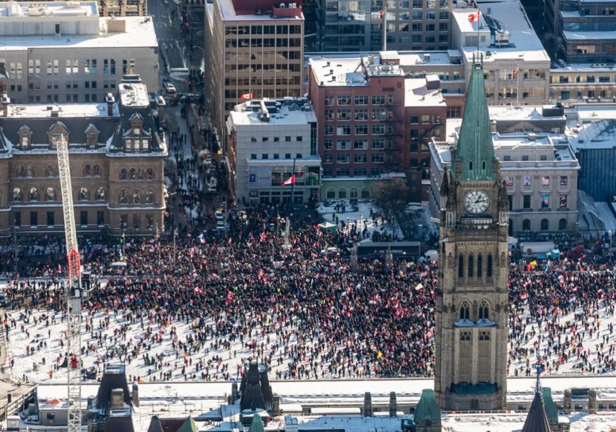 Массовые протесты в Канаде: Трюдо с семьей переехал в "секретную локацию"