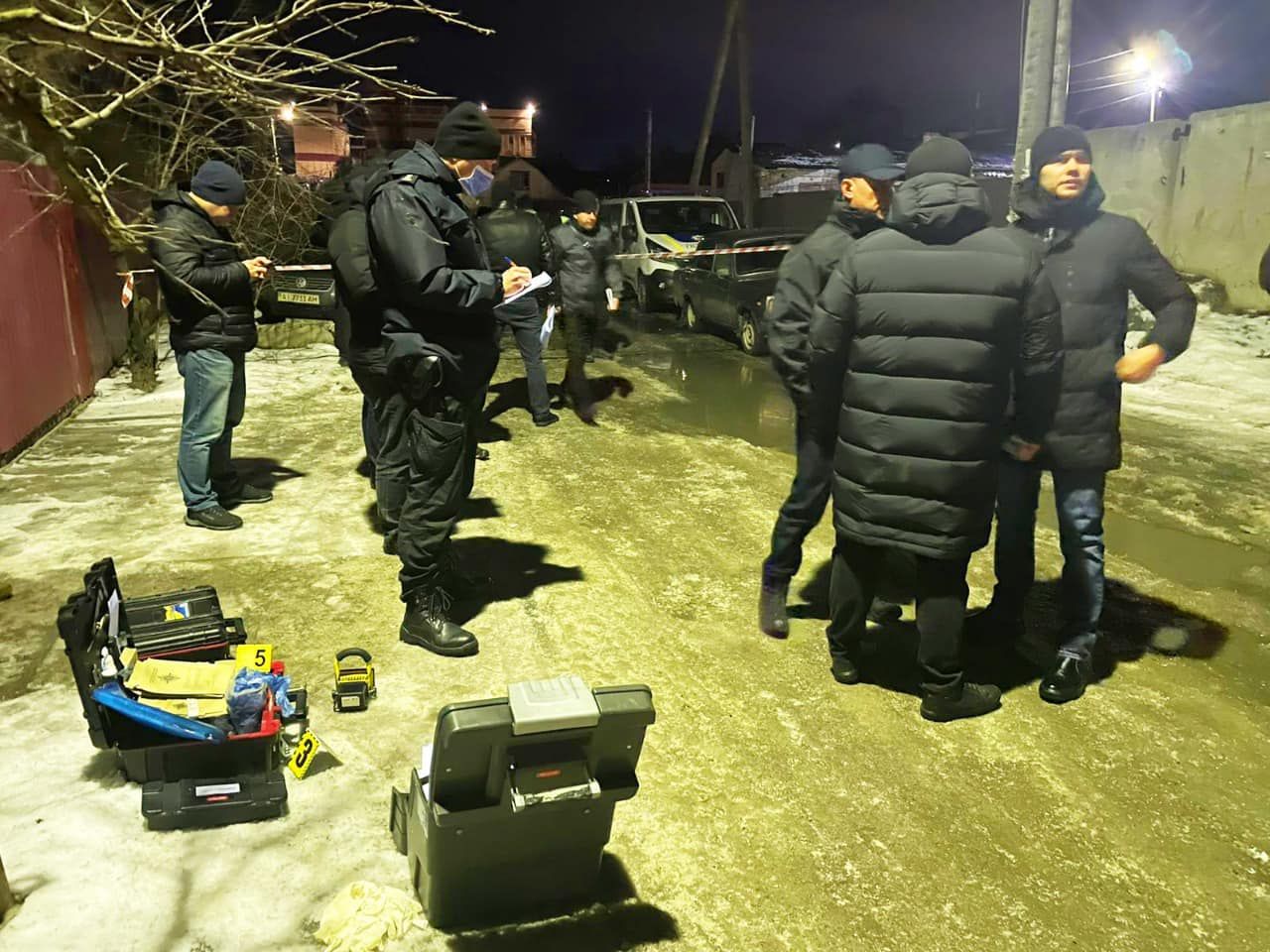 Жестокое двойное убийство супругов с Волыни: полиция задержала подозреваемого
Жестокое двойное убийство супругов с Волыни: полиция задержала подозреваемого