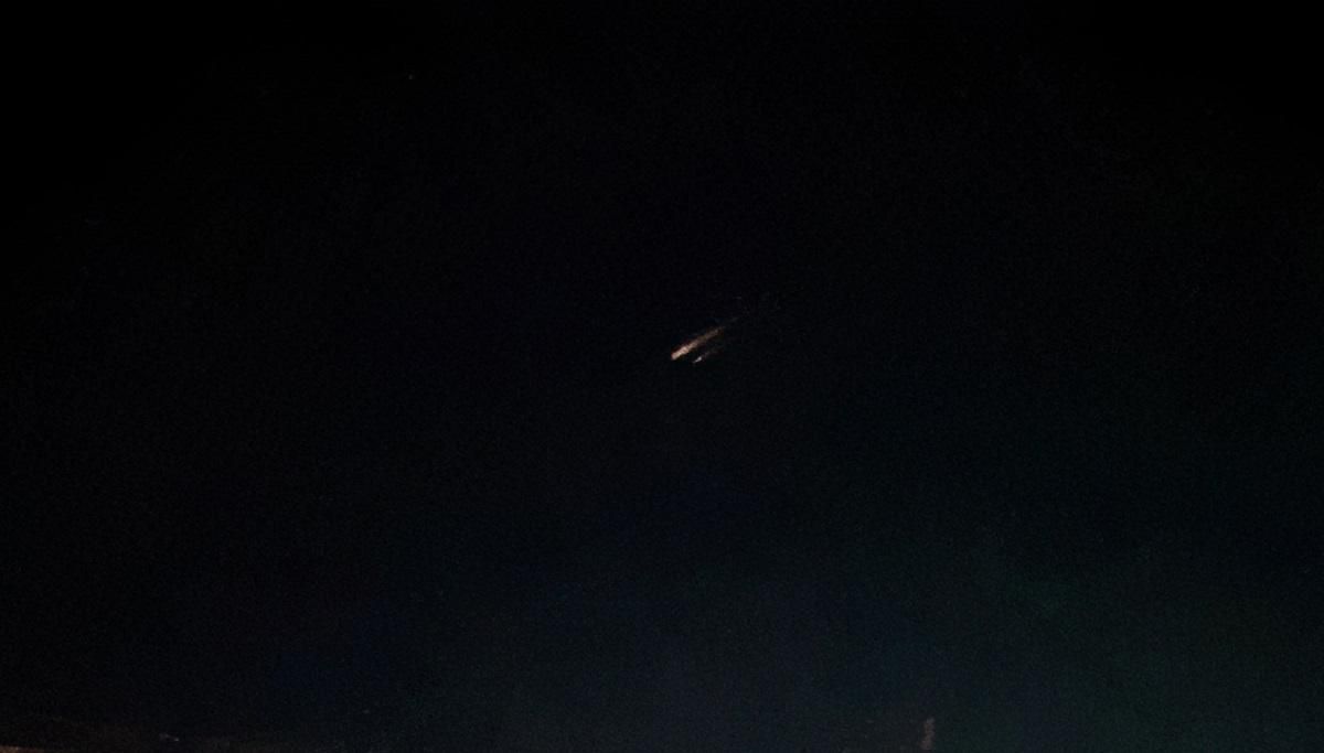 Можливо супутник SpaceX: космічне сміття згоріло в атмосфері та привернуло увагу очевидців - Новини технологій - Техно Можливо супутник SpaceX: космічне сміття згоріло в атмосфері та привернуло увагу очевидців - Новини технологій - Техно