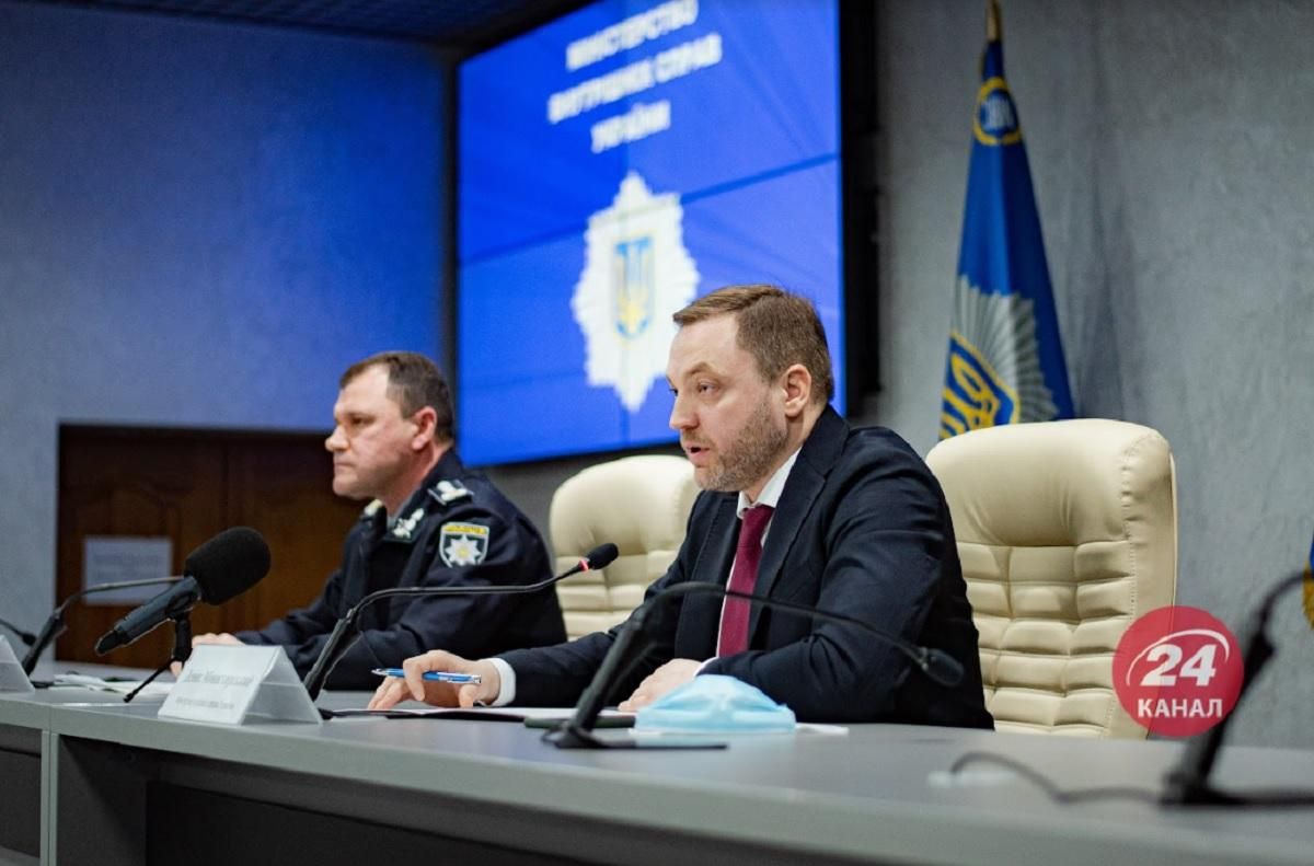 Тисячі "тітушок" мали влаштувати бійки в центрі Києва з підпалом автомобілів та шин - Київ Тисячі "тітушок" мали влаштувати бійки в центрі Києва з підпалом автомобілів та шин - Київ