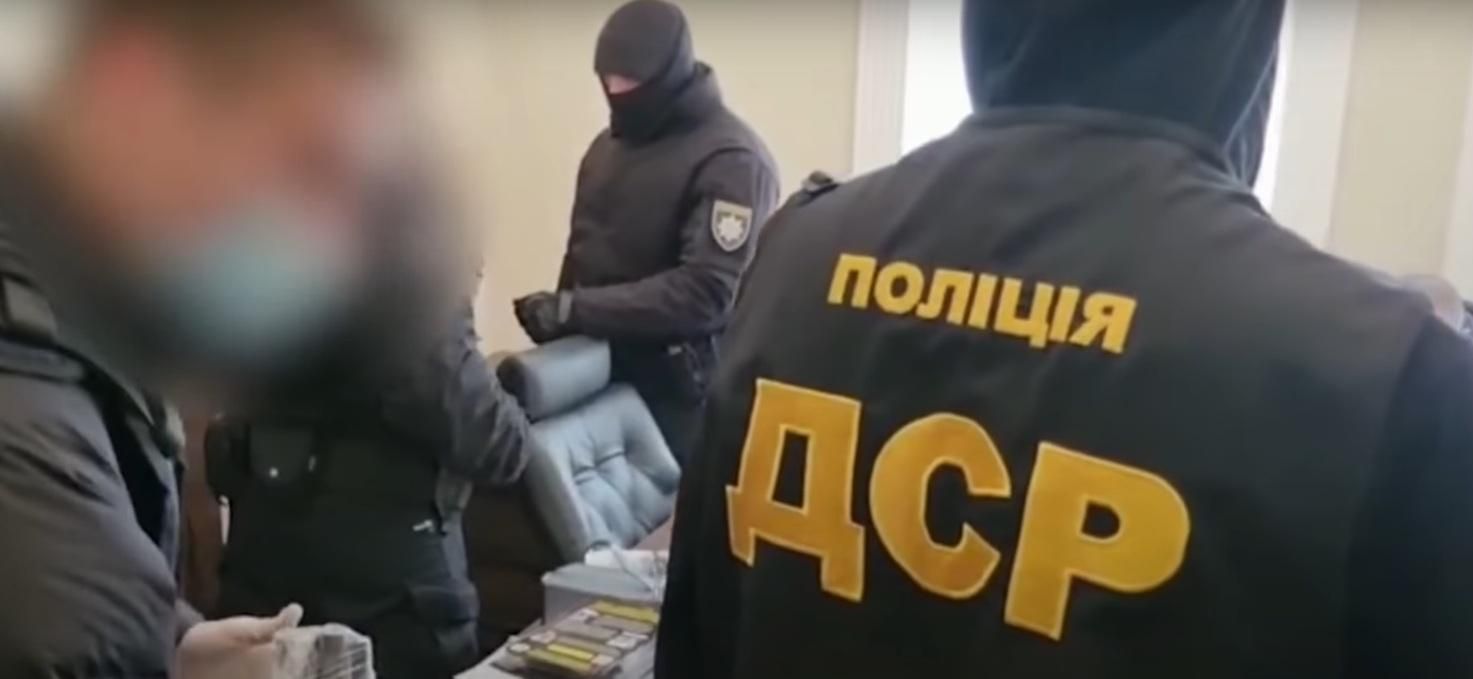 В полиции показали видео задержания организаторов массовых беспорядков в Украине В полиции показали видео задержания организаторов массовых беспорядков в Украине