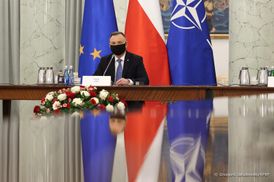 Что там у соседей: польская и чешская помощь Украине, венгерская "зрада" Европы