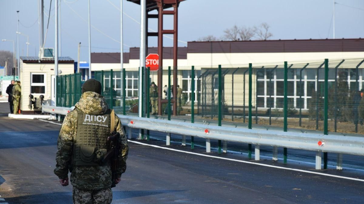 Украинец пытался вывезти в оккупированный Крым боеприпасы Украинец пытался вывезти в оккупированный Крым боеприпасы