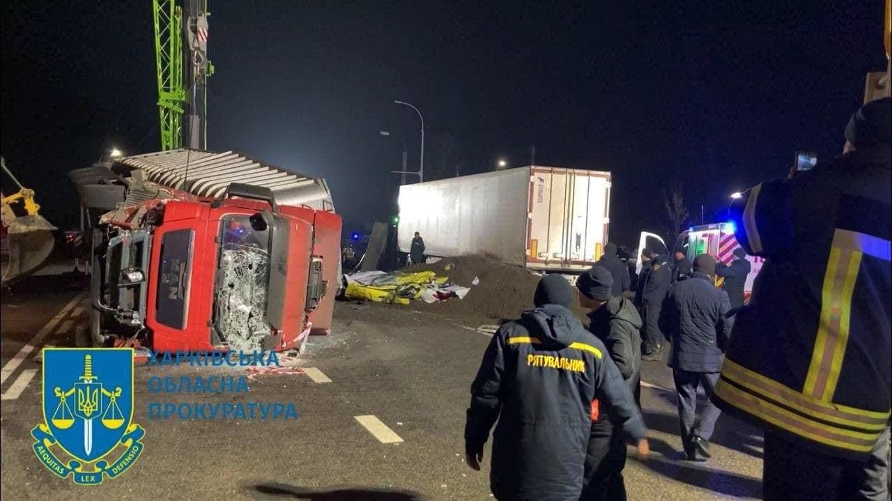 Завершили расследование смертельной аварии с фурой и такси в Харькове: что грозит водителю Завершили расследование смертельной аварии с фурой и такси в Харькове: что грозит водителю