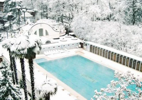 Пол миллиона туристов в год: какой городок в Турции привлекает термальными купальнями