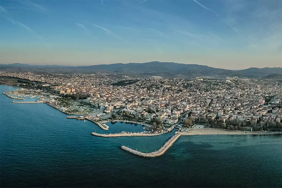 Пів мільйона туристів за рік: яке містечко в Туреччині приваблює термальними купальнями Пів мільйона туристів за рік: яке містечко в Туреччині приваблює термальними купальнями