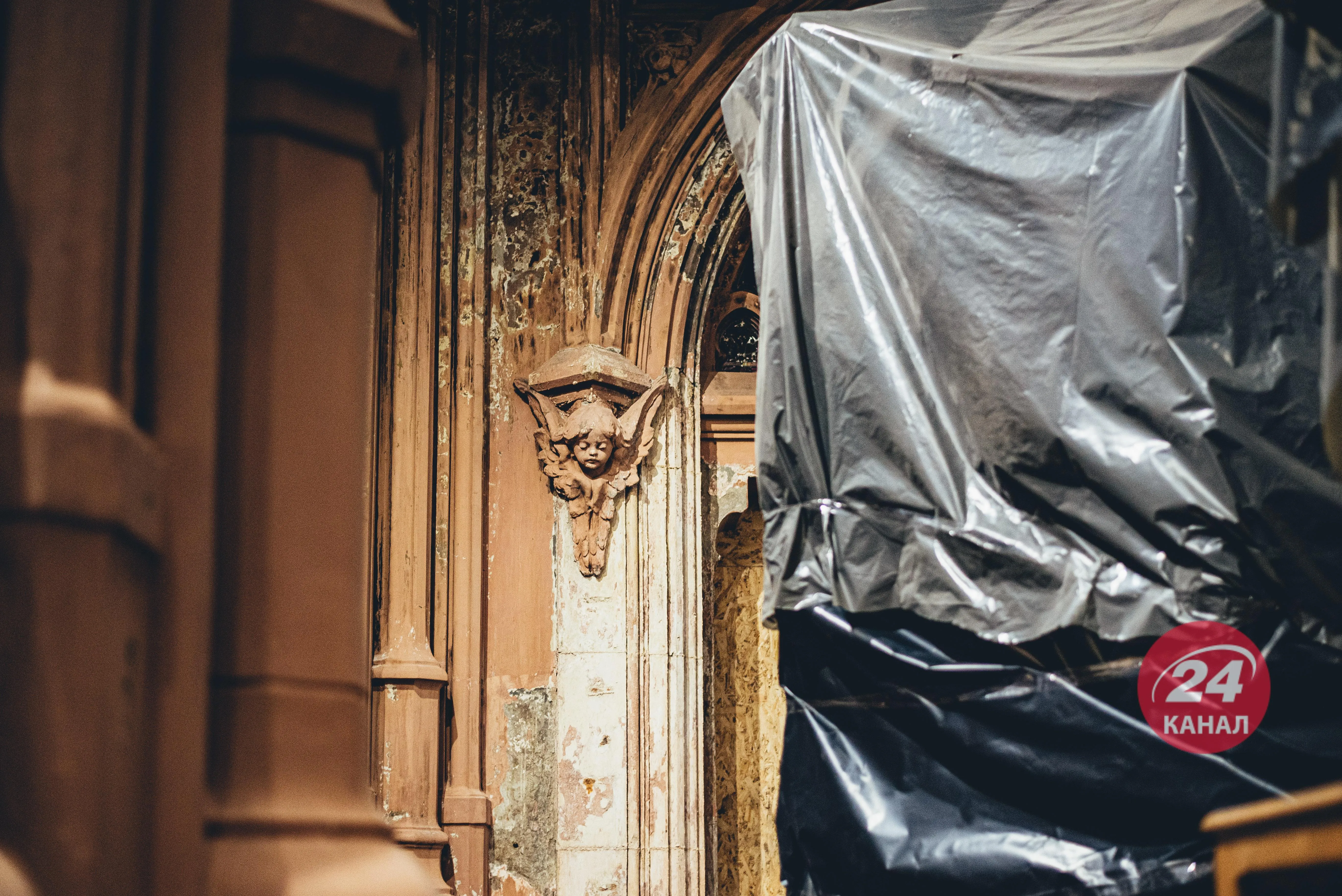 Костел святого Миколая у Києві, як виглядає храм всередині після протиаварійних робіт Костел святого Миколая у Києві, як виглядає храм всередині після протиаварійних робіт