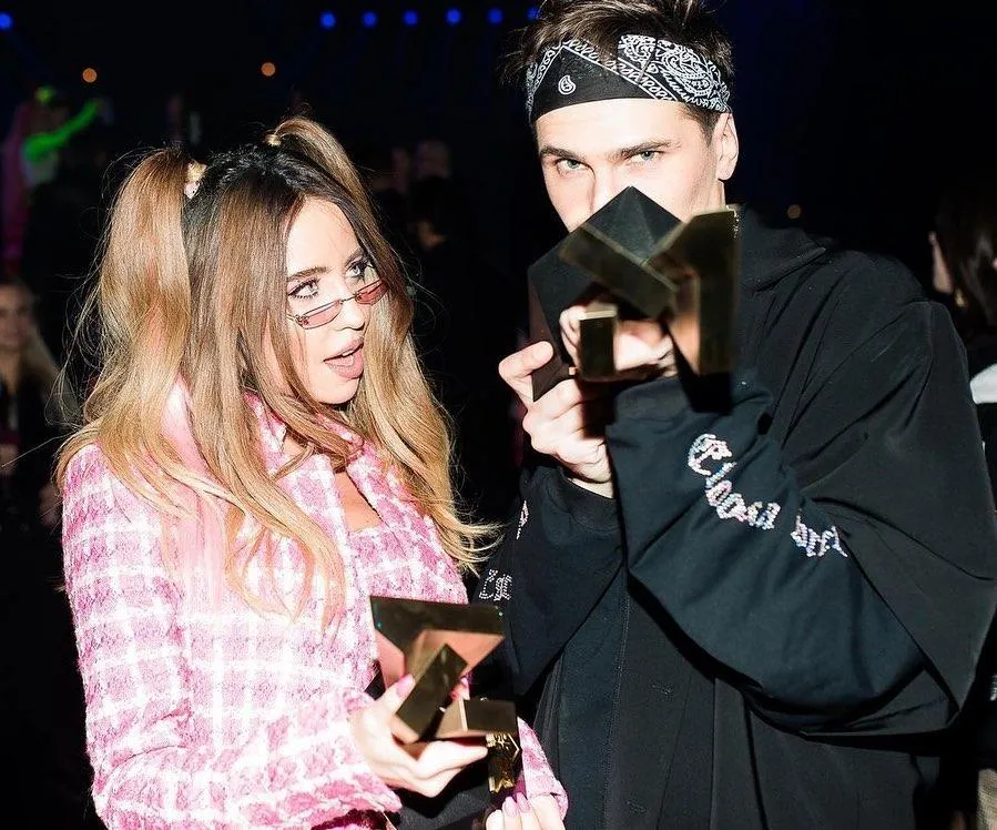 Время и Стекло Время и Стекло