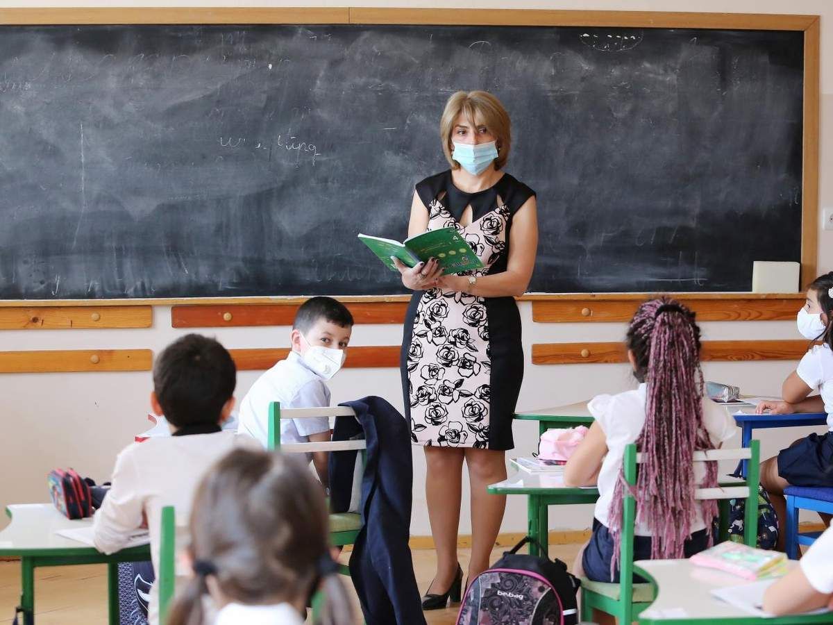 Директор школы во Львове через суд отменил 34 тысячи гривен штрафа за непривитых учителей Директор школы во Львове через суд отменил 34 тысячи гривен штрафа за непривитых учителей