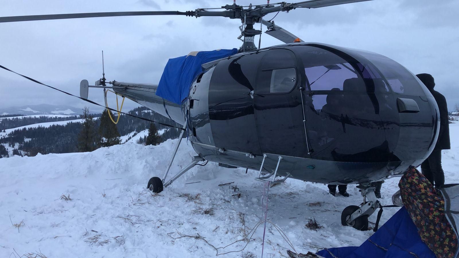 Пограничники задержали современный вертолет контрабандистов: пилота ищут